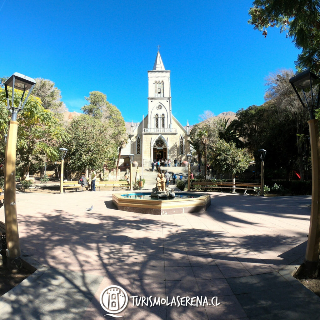 tour valle del elqui plaza iglesia pisco elqui