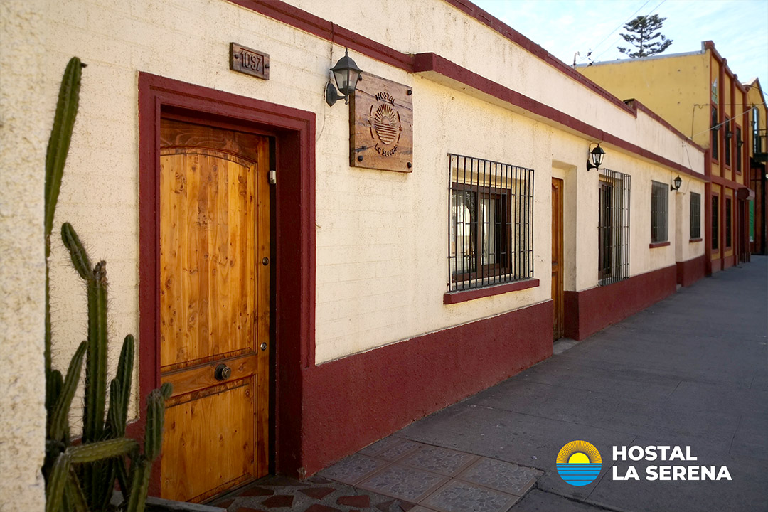 hostal la serena 01