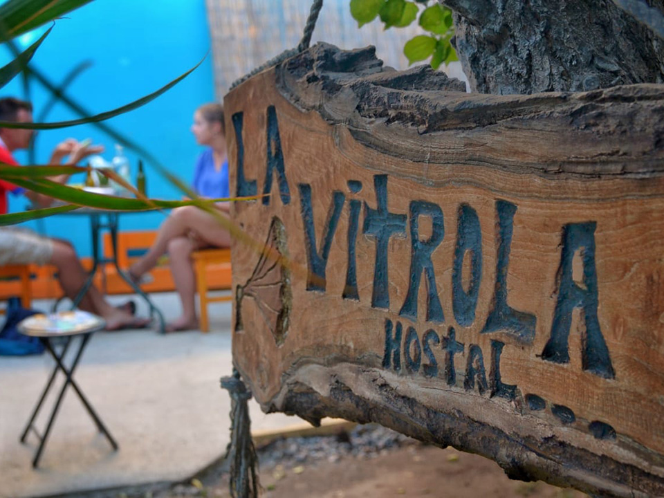 hostal la vitrola 02